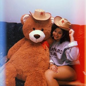 Meet your Posher, Kiana